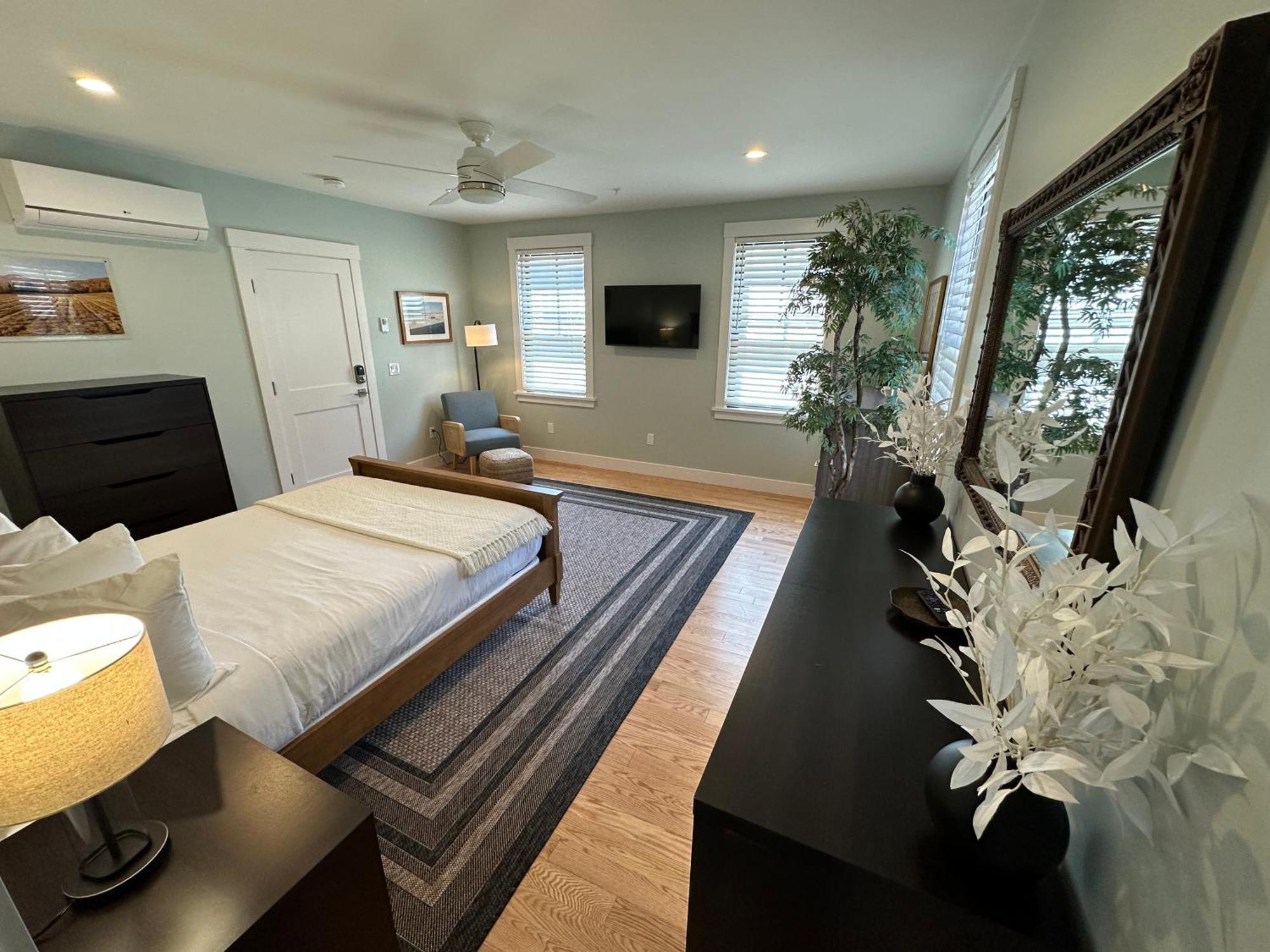 Villa Prime Location! Renovated House! 6 Bed4 Bath Newport Exterior foto