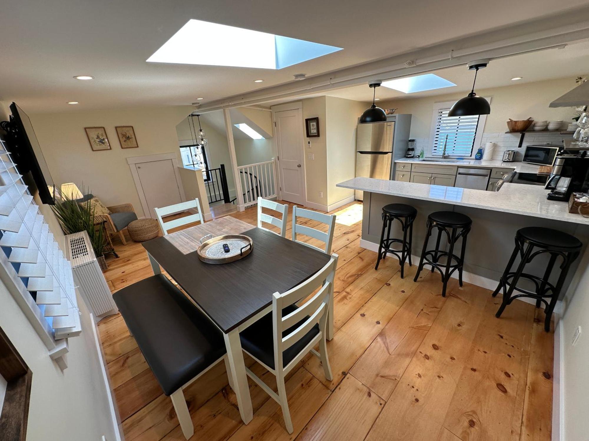 Villa Prime Location! Renovated House! 6 Bed4 Bath Newport Exterior foto